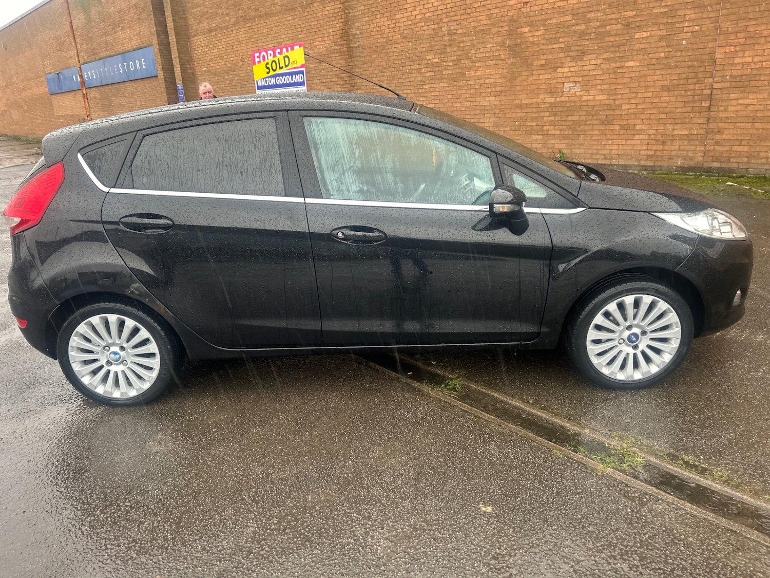 Used Ford Fiesta 2010 for sale - 77998720: Photo 6