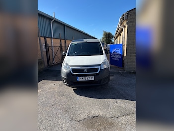 Used Peugeot Partner 2018 for sale - 76025980: Photo