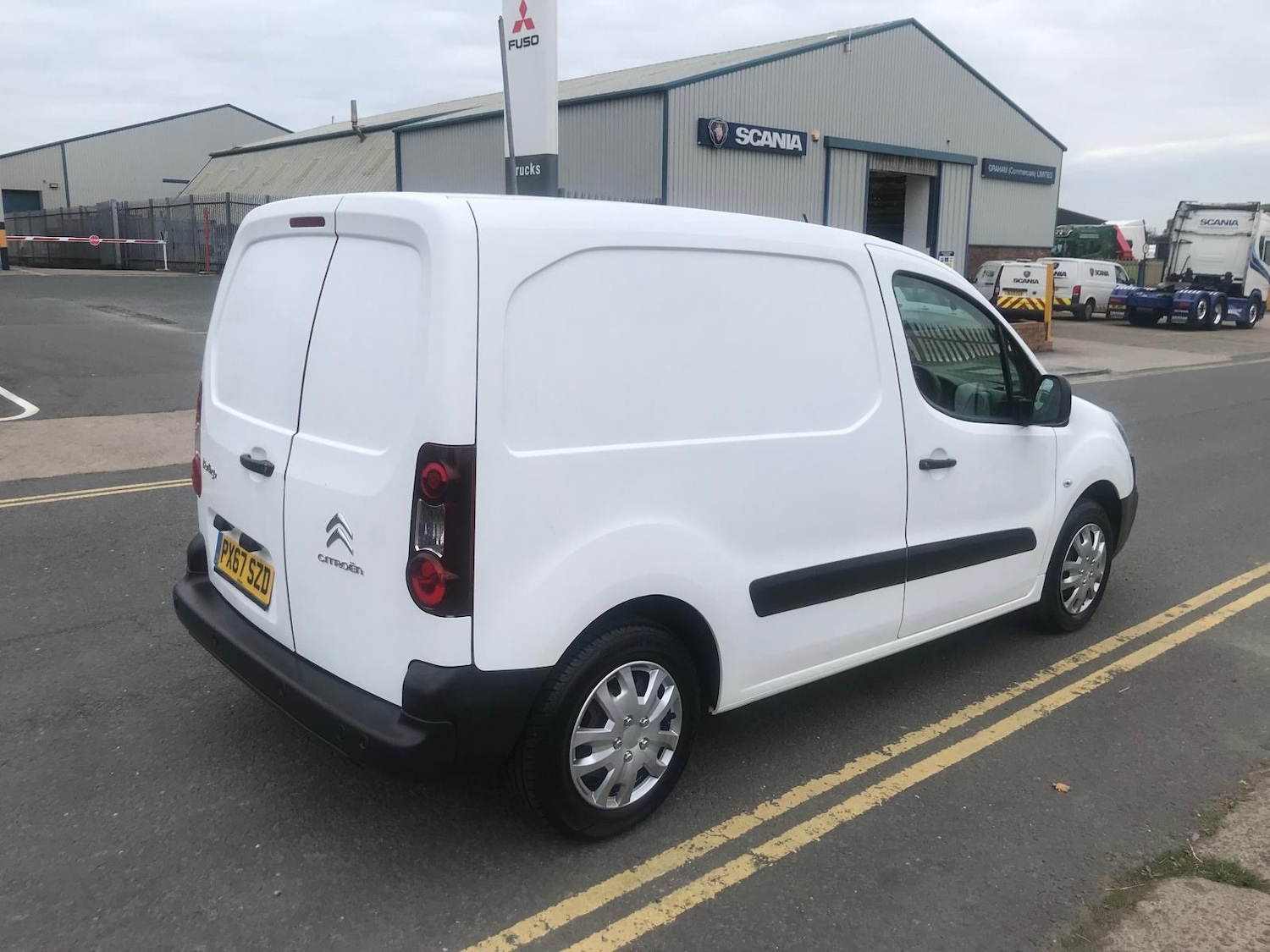 Used Citroen Berlingo 2017 for sale - 76404488: Photo 2