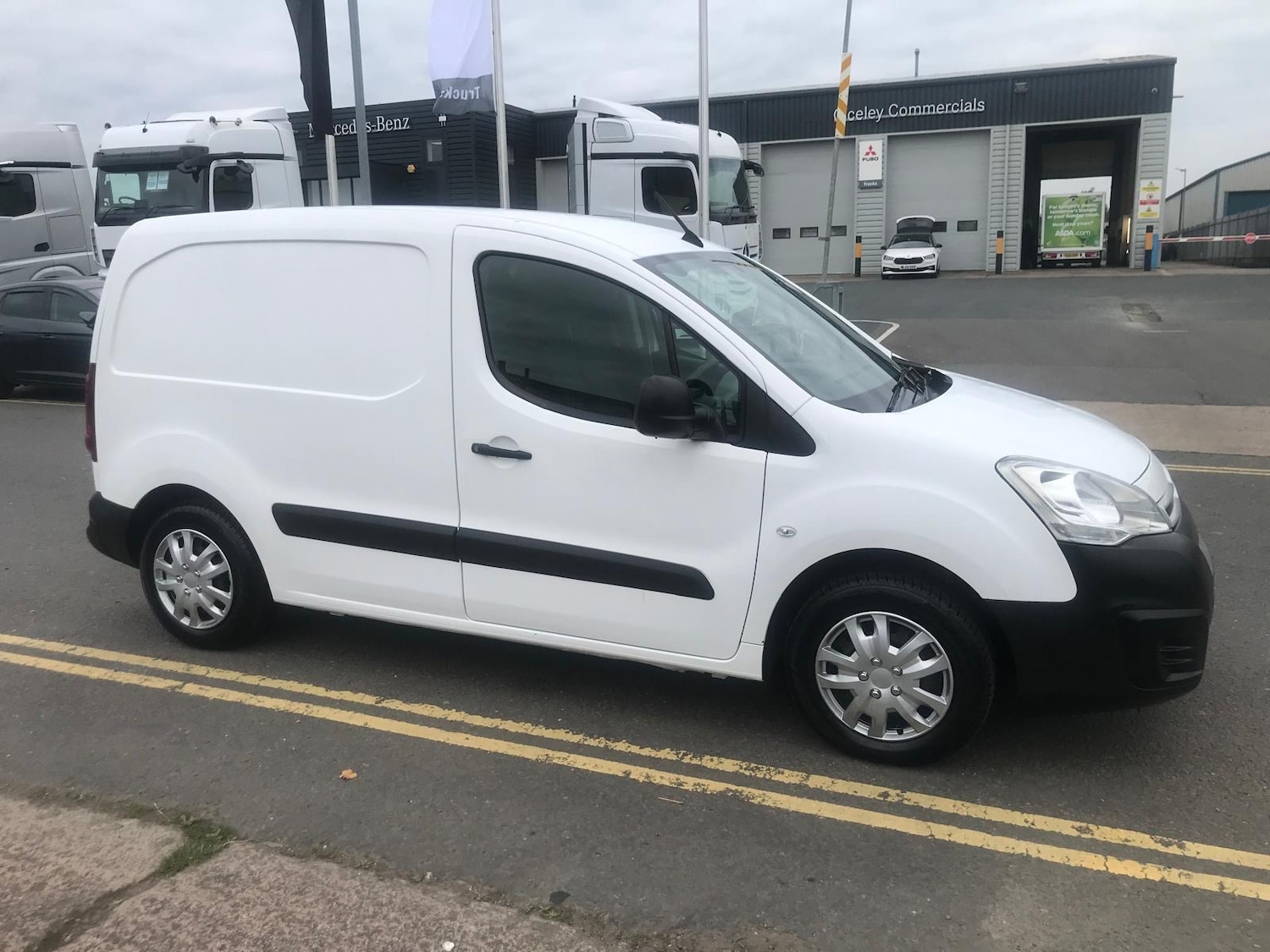 Used Citroen Berlingo 2017 for sale - 76404488: Photo 4
