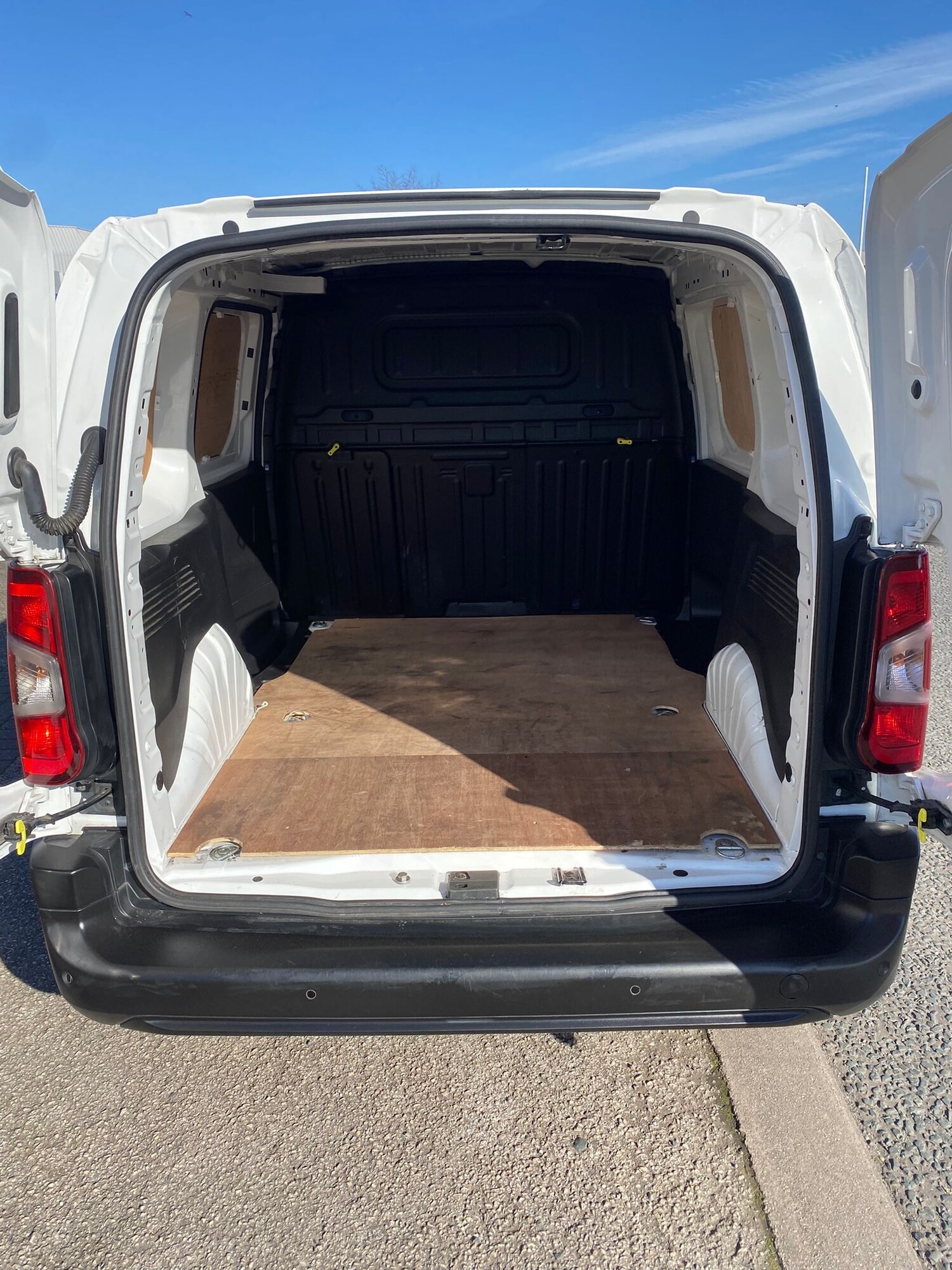 Used Peugeot Partner 2020 for sale - 77945787: Photo 12