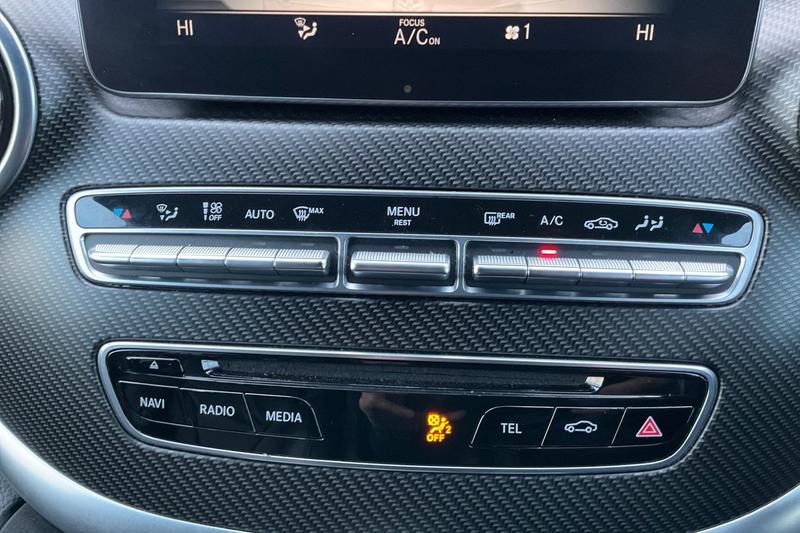 Used Mercedes-Benz V-Class 2018 for sale - 77631215: Photo 28