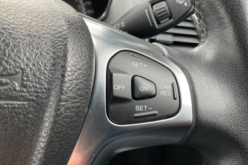 Used Ford Ecosport 2017 for sale - 76400108: Photo 31