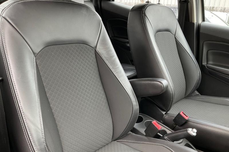 Used Ford Ecosport 2017 for sale - 76400108: Photo 33