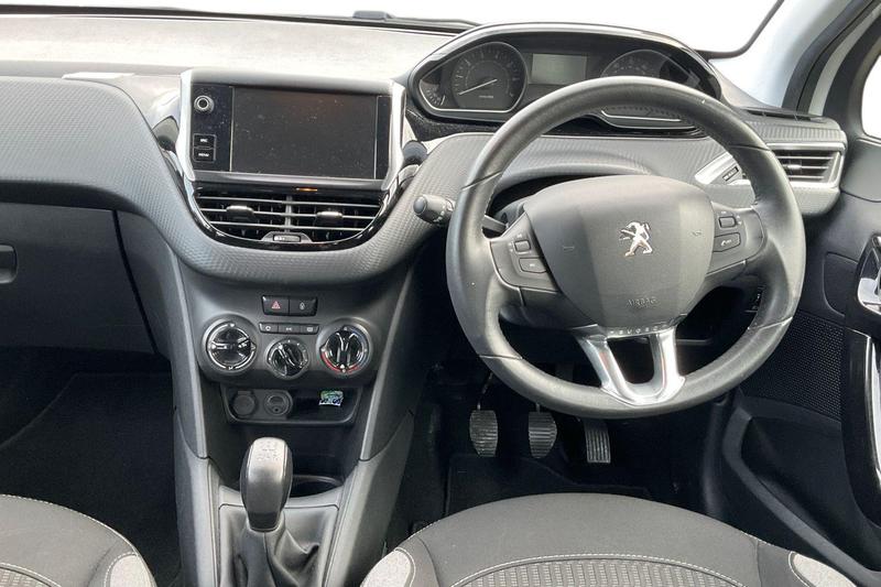 Used Peugeot 208 2016 for sale - 77763623: Photo 11