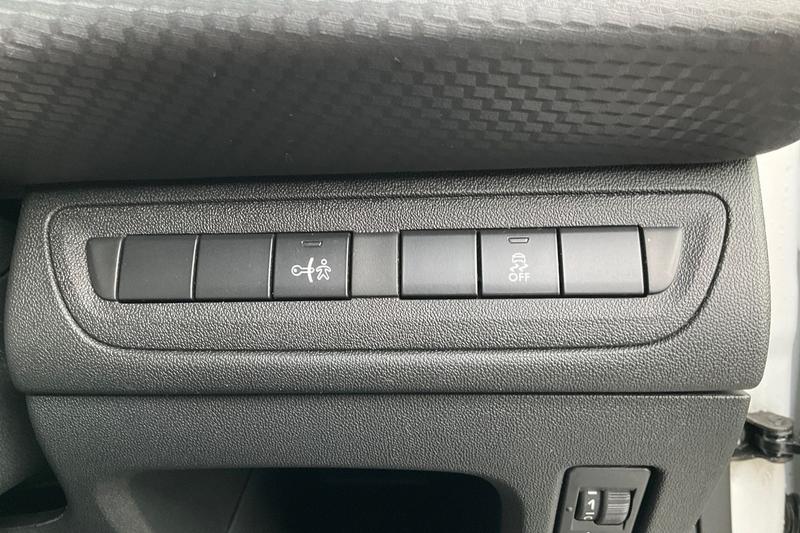 Used Peugeot 208 2016 for sale - 77763623: Photo 31