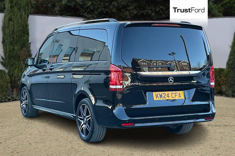 Used Mercedes-Benz V-Class 2024 for sale - 77739264: Photo 2