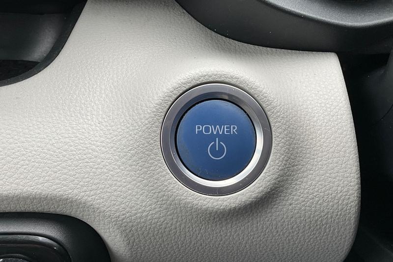 Used Toyota Yaris 2023 for sale - 78001236: Photo 28