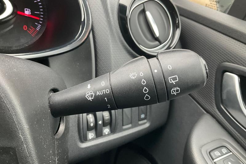 Used Renault Clio 2019 for sale - 76480403: Photo 15