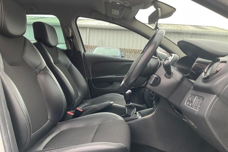 Used Renault Clio 2019 for sale - 76480403: Photo 17