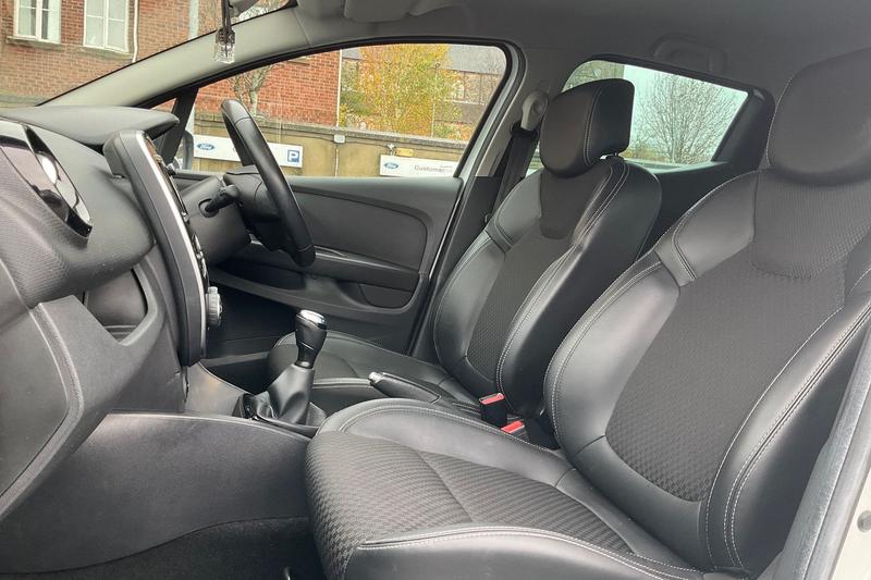 Used Renault Clio 2019 for sale - 76480403: Photo 19