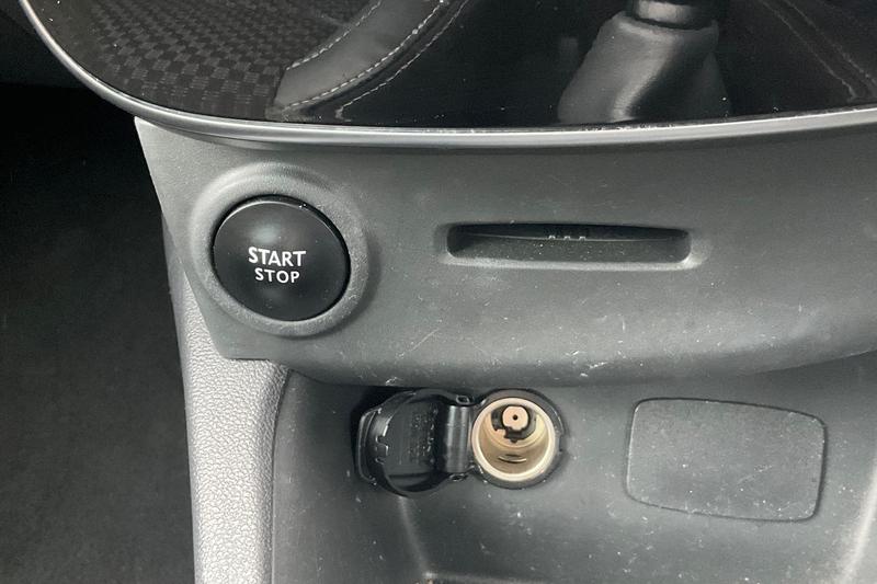 Used Renault Clio 2019 for sale - 76480403: Photo 28