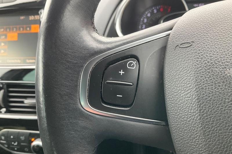 Used Renault Clio 2019 for sale - 76480403: Photo 30