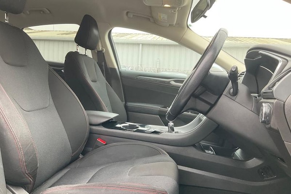 Used Ford Mondeo 2017 for sale - 76277364: Photo 17