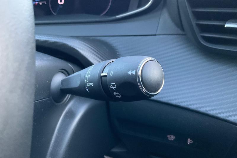 Used Peugeot 2008 2023 for sale - 77218183: Photo 15