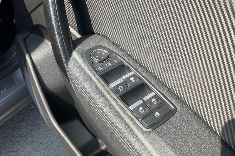 Used Renault Captur 2023 for sale - 76565077: Photo 16