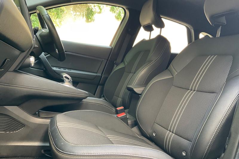 Used Renault Captur 2023 for sale - 76565077: Photo 19