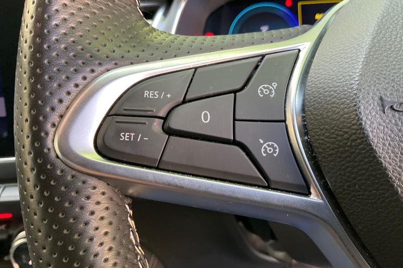 Used Renault Captur 2023 for sale - 76565077: Photo 31