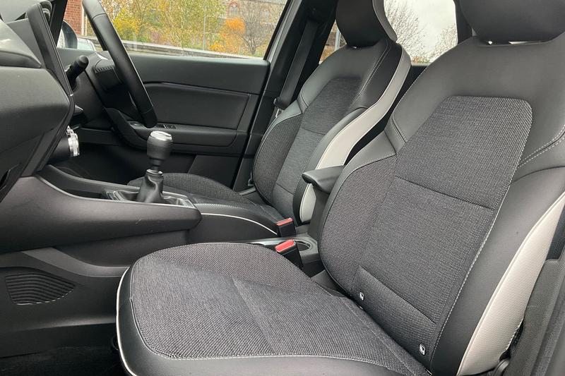 Used Renault Captur 2022 for sale - 76452907: Photo 19