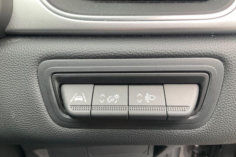 Used Renault Captur 2022 for sale - 76452907: Photo 35