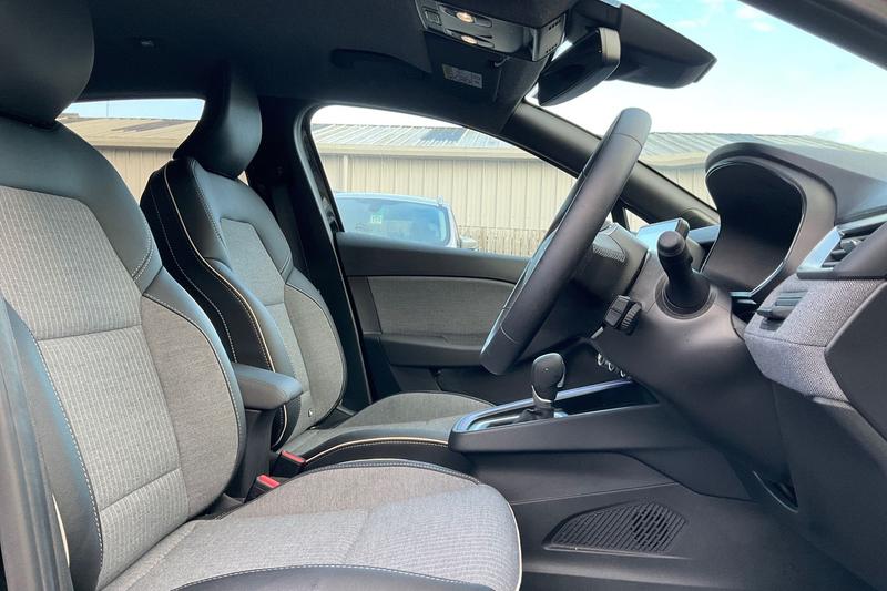 Used Renault Clio 2023 for sale - 76621523: Photo 17