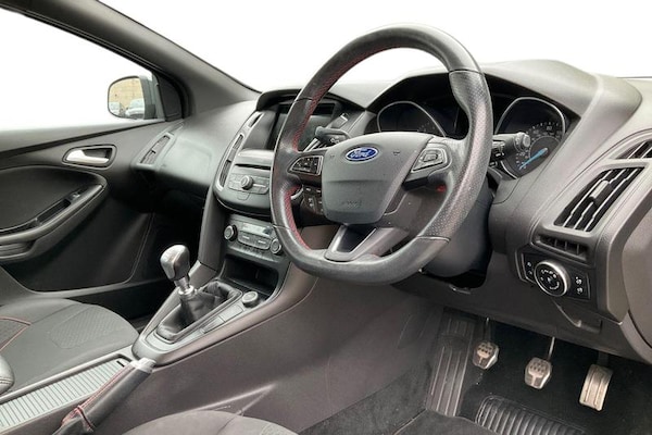 Used Ford Focus 2018 for sale - 76302726: Photo 9