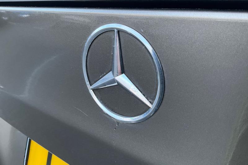 Used Mercedes-Benz V-Class 2018 for sale - 77301140: Photo 40