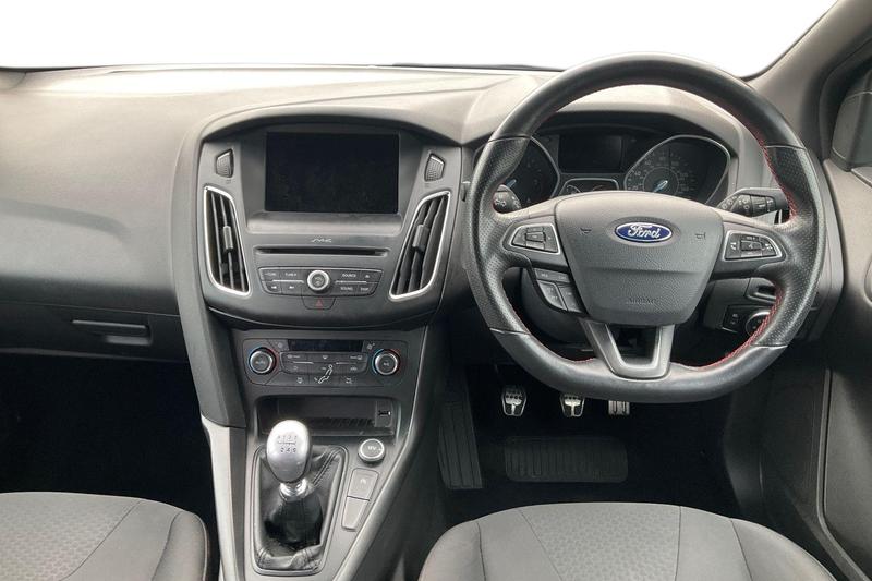 Used Ford Focus 2018 for sale - 76452908: Photo 11