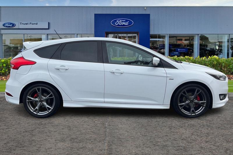 Used Ford Focus 2018 for sale - 76452908: Photo 3