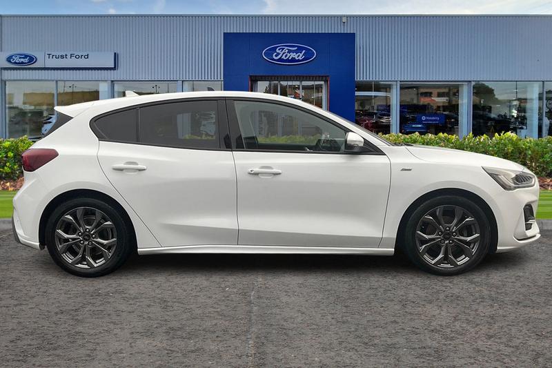 Used Ford Focus 2023 for sale - 76797062: Photo 3