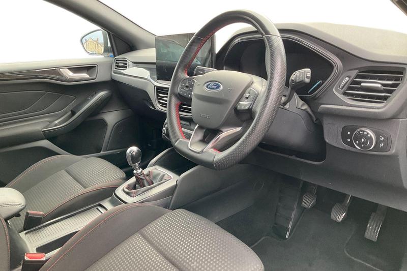 Used Ford Focus 2023 for sale - 76797062: Photo 9