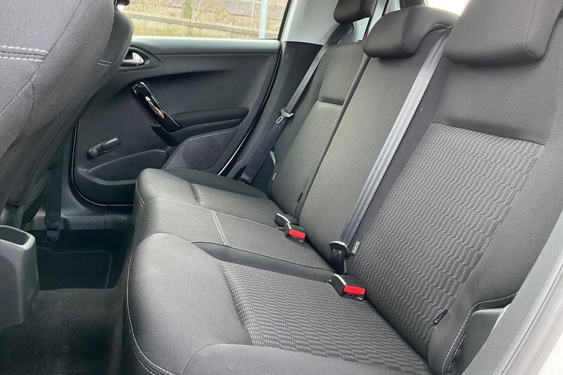 Used Peugeot 208 2016 for sale - 77848727: Photo 20
