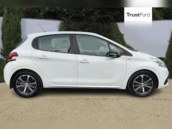 Used Peugeot 208 2016 for sale - 77848727: Photo