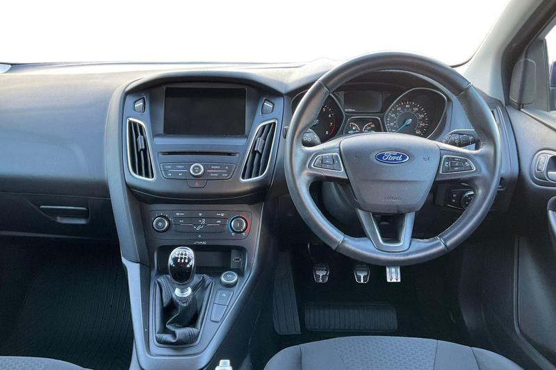 Used Ford Focus 2015 for sale - 77176389: Photo 11