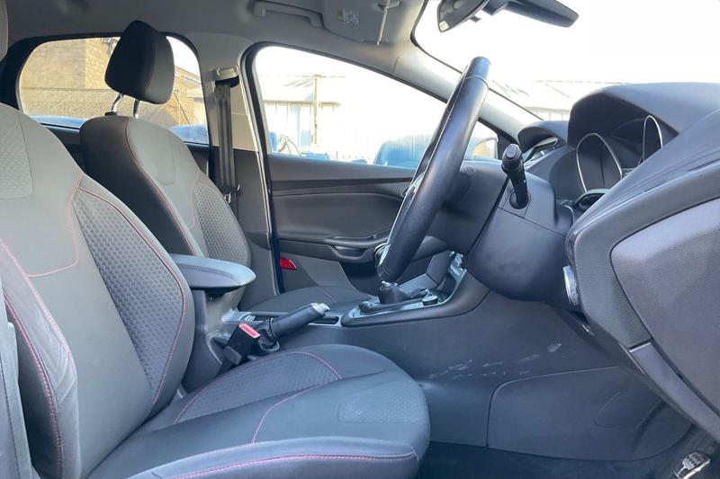 Used Ford Focus 2015 for sale - 77176389: Photo 17