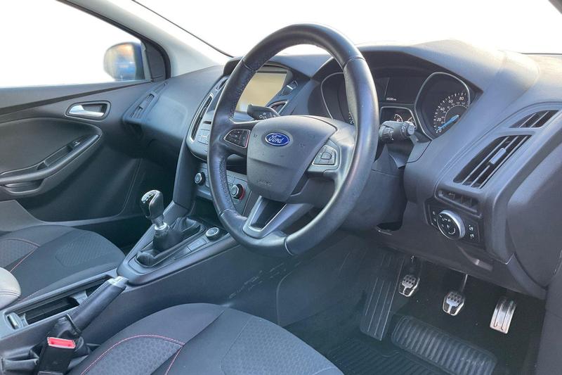 Used Ford Focus 2015 for sale - 77176389: Photo 9