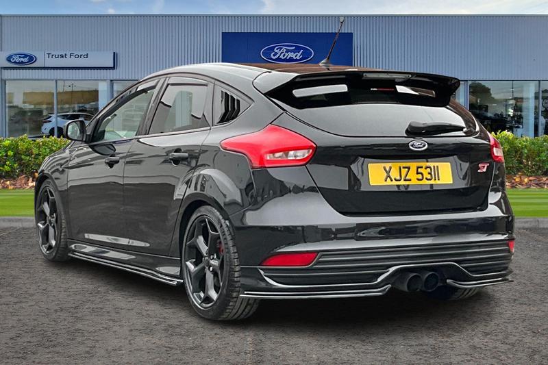 Used Ford Focus 2015 for sale - 76730137: Photo 2