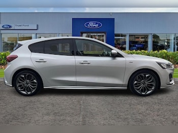 Used Ford Focus 2023 for sale - 75407010: Photo