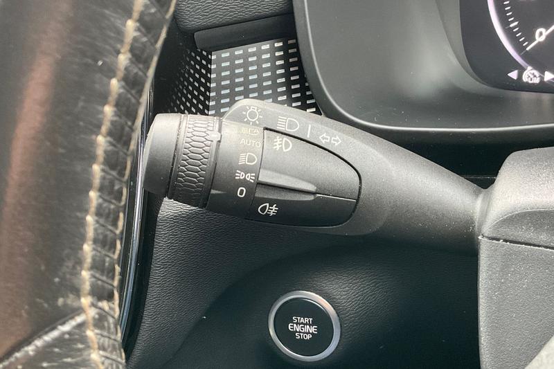 Used Volvo XC40 2020 for sale - 76433940: Photo 14