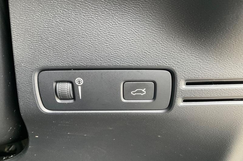 Used Volvo XC40 2020 for sale - 76433940: Photo 34