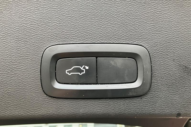 Used Volvo XC40 2020 for sale - 76433940: Photo 35