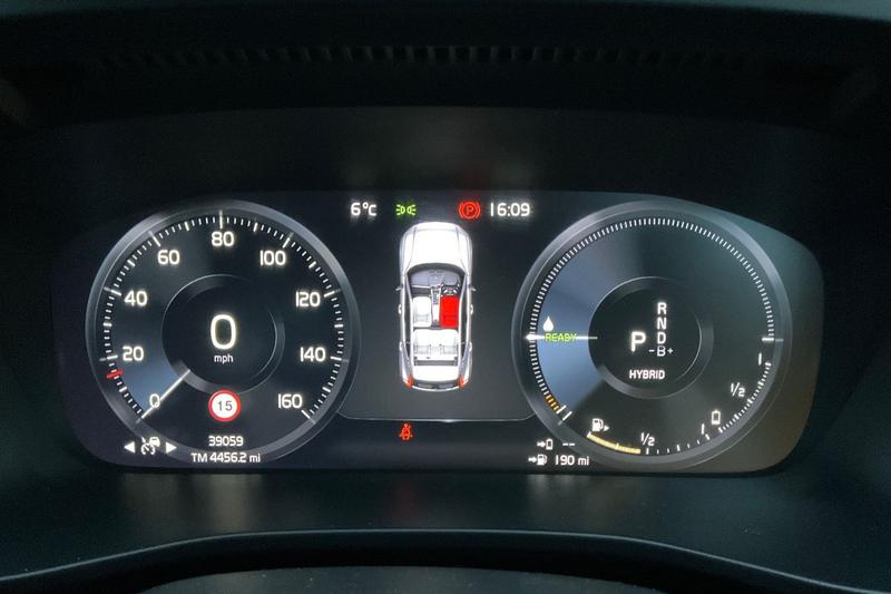 Used Volvo XC40 2023 for sale - 77128190: Photo 13