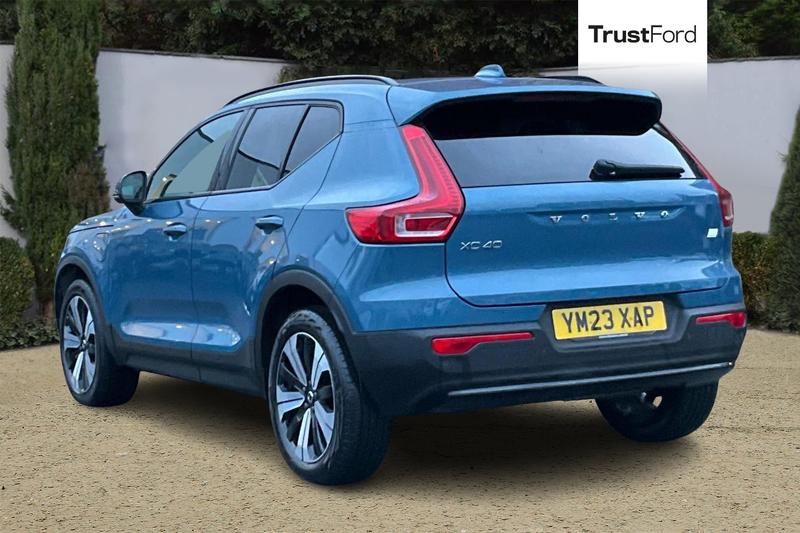 Used Volvo XC40 2023 for sale - 77128190: Photo 2