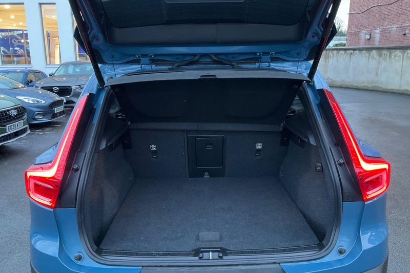 Used Volvo XC40 2023 for sale - 77128190: Photo 21