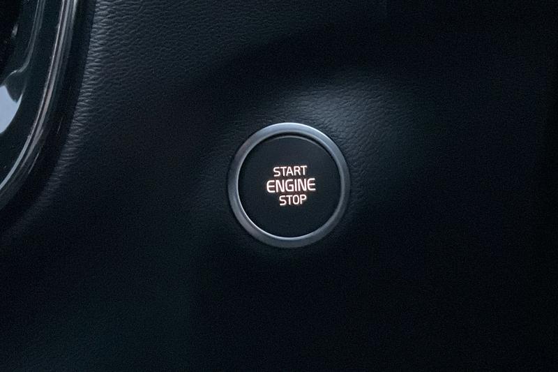 Used Volvo XC40 2023 for sale - 77128190: Photo 32