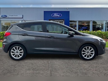 Used Ford Fiesta 2017 for sale - 79177302: Photo