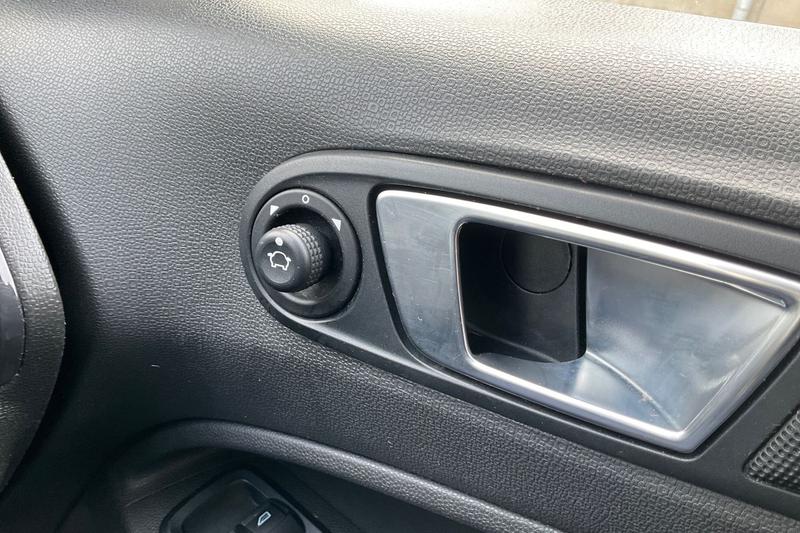 Used Ford Ecosport 2015 for sale - 77834390: Photo 32