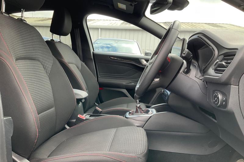 Used Ford Focus 2023 for sale - 76154230: Photo 17