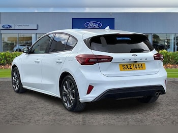 Used Ford Focus 2023 for sale - 76154230: Photo 2