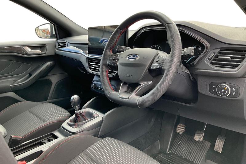 Used Ford Focus 2023 for sale - 76154230: Photo 9